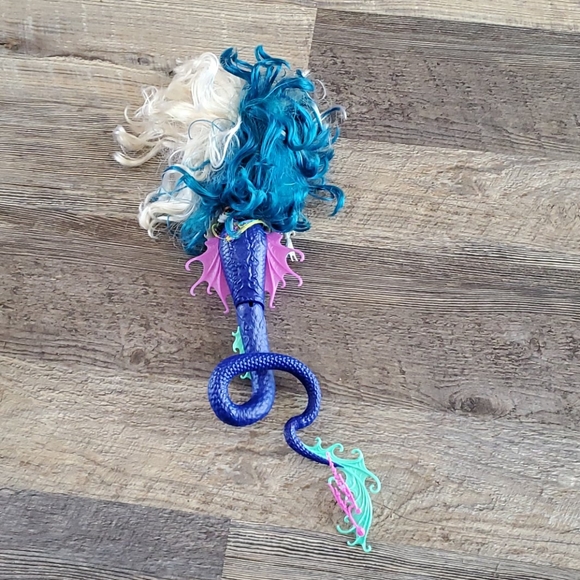 Bundle Lot of 7 Monster High dolls, clothes, shoes used - Picture 5 of 10